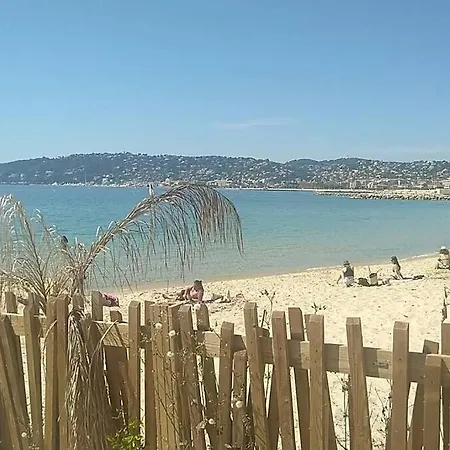 Front De Mer - Moderne - Vue Magique Baie Juan Apartment *